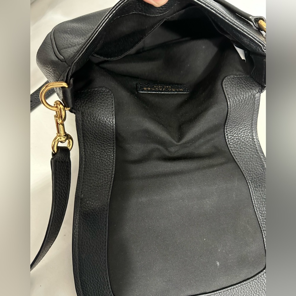 Marc Jacobs Black Pebbled Leather Crossbody Bag with Gold Hardware - Picture 9 of 13